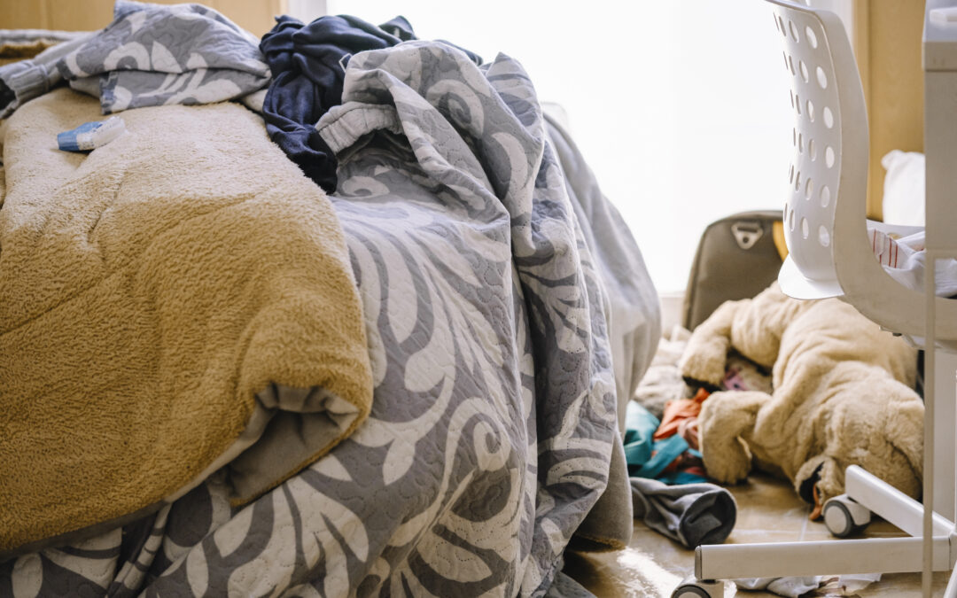 Tired of the never-ending battle with clutter? 🙅‍♀️ Whether it's overflowing drawers, jammed cabinets, or packed garages, managing and clearing out our stuff can be overwhelming. But fear not, my high-achiever friends! I've got some amazing tips and tricks coming your way to help you conquer the clutter and create a space that brings you peace and tranquility.